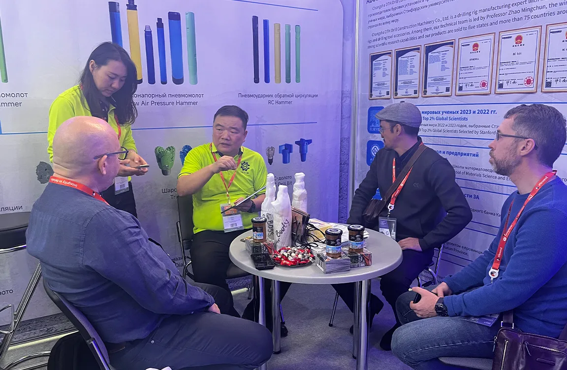 with our long-term Greek clients, 136th Canton Fair